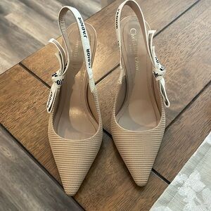 J'Adior Slingback Pump